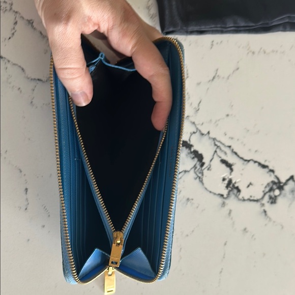 Yves Saint Laurent Blue Leather Zippy Long Wallet with Gold Logo - Picture 9 of 14